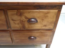 Vitrine vintage avec tiroirs