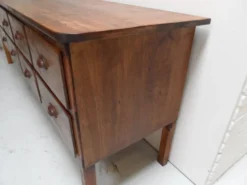 Vitrine vintage avec tiroirs