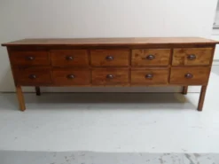 Vitrine vintage avec tiroirs