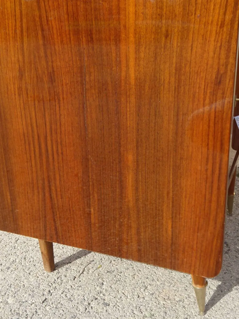 Vitrine vintage de la maison Capelle (82)