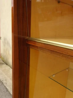 Vitrine vintage de la maison Capelle (82)