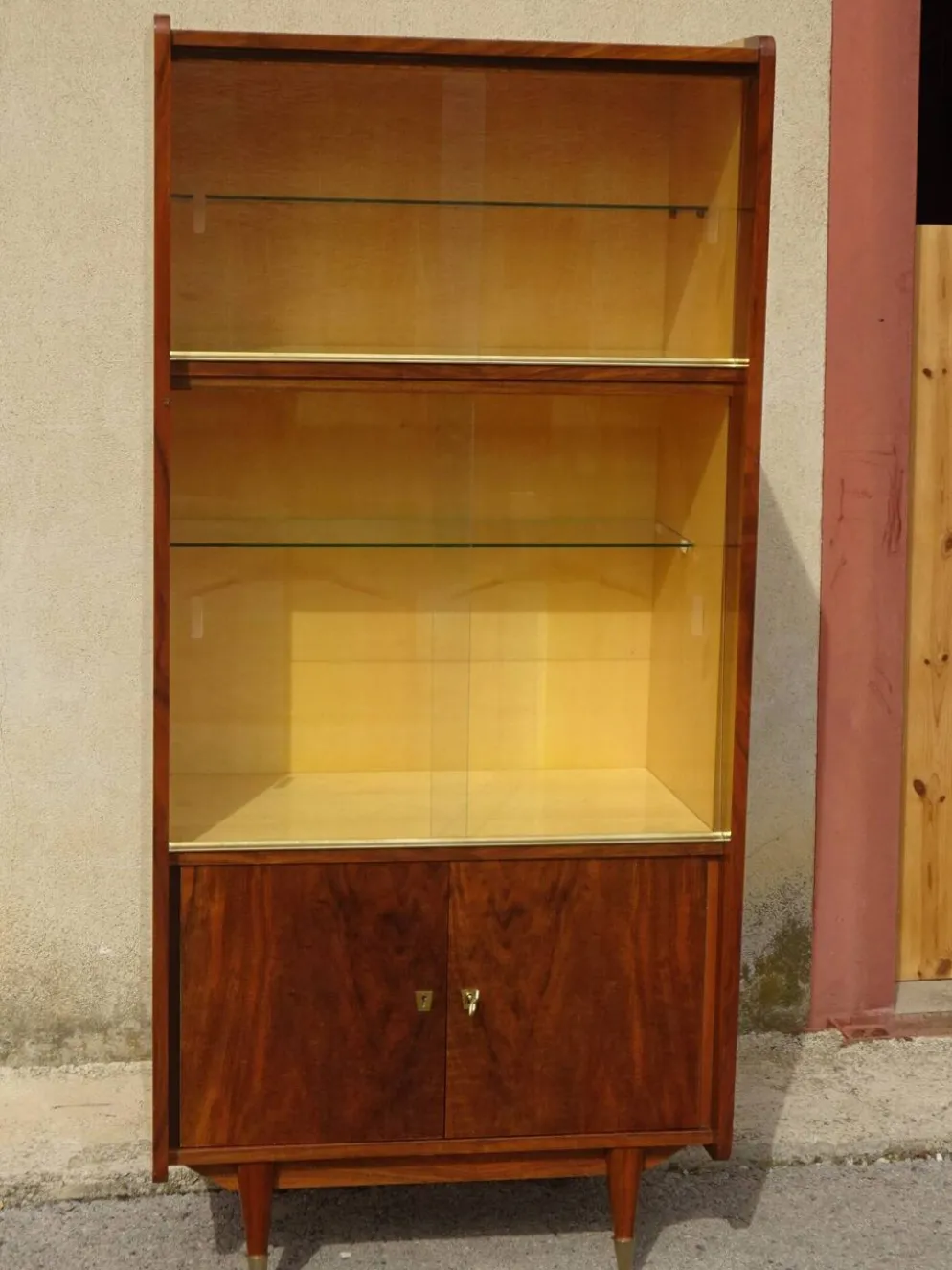 Vitrine vintage de la maison Capelle (82)