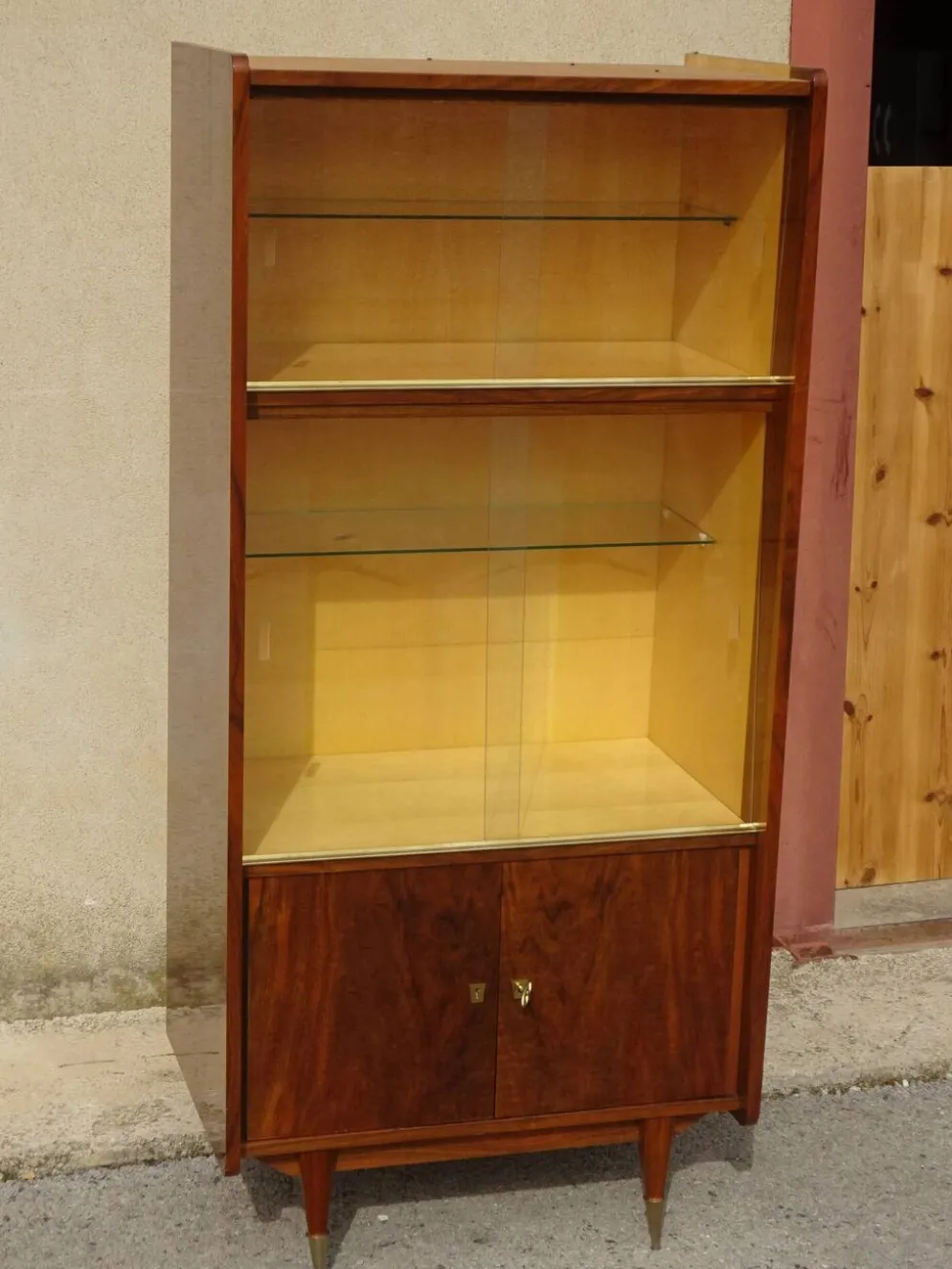 Vitrine vintage de la maison Capelle (82)