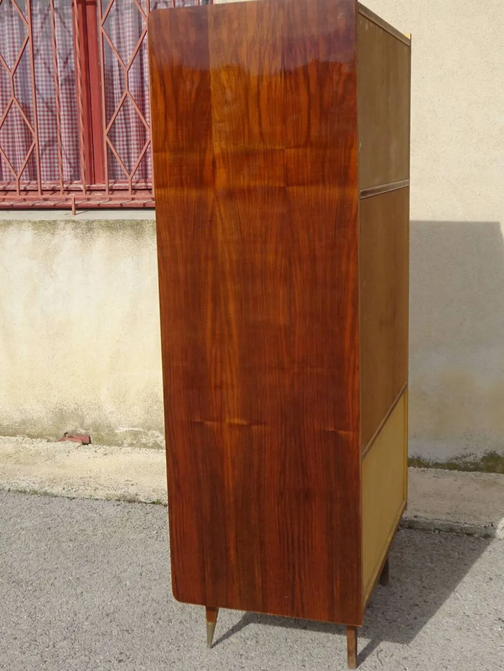 Vitrine vintage de la maison Capelle (82)