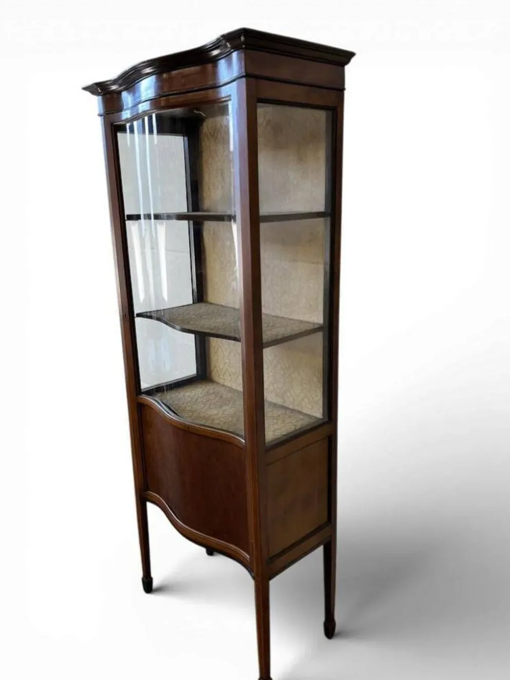 vitrine vintage en bois avec verre courbé