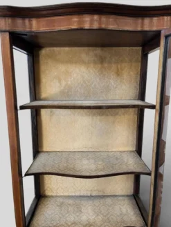 vitrine vintage en bois avec verre courbé