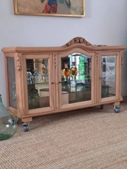 Vitrine vintage en bois clair