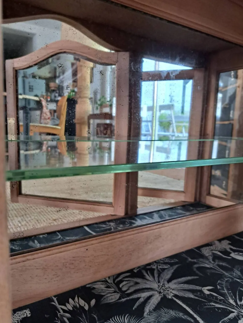 Vitrine vintage en bois clair