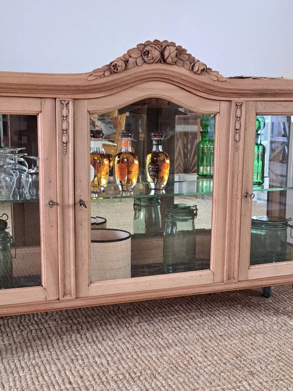 Vitrine vintage en bois clair