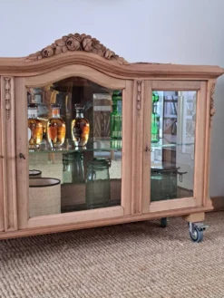 Vitrine vintage en bois clair