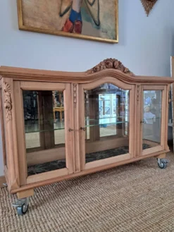 Vitrine vintage en bois clair