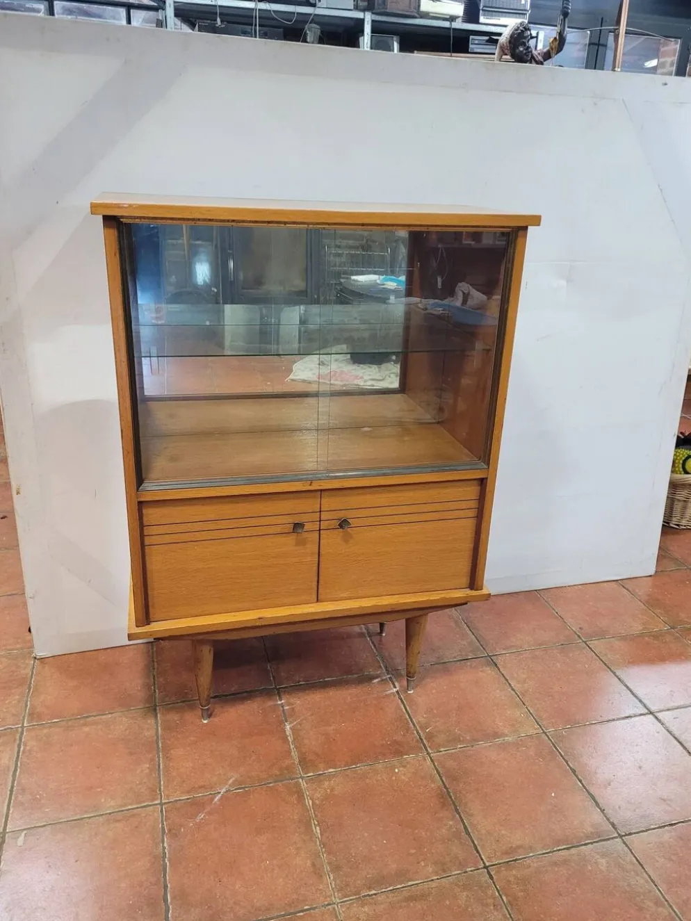 Vitrine vintage en chêne des années 60
