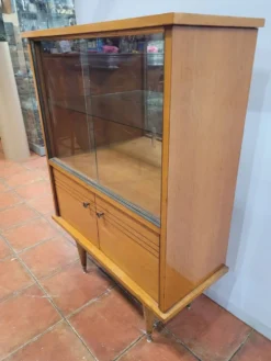 Vitrine vintage en chêne des années 60