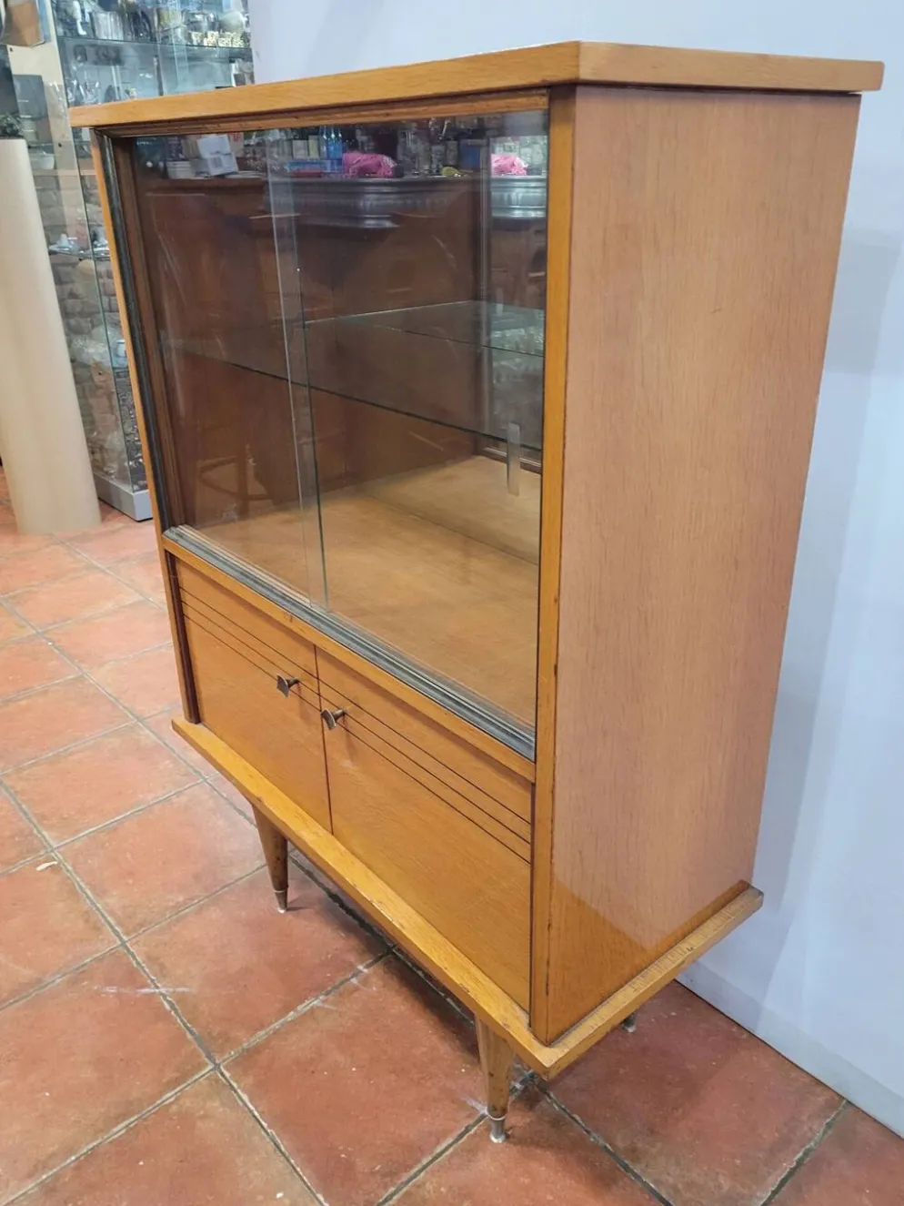 Vitrine vintage en chêne des années 60