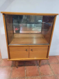 Vitrine vintage en chêne des années 60