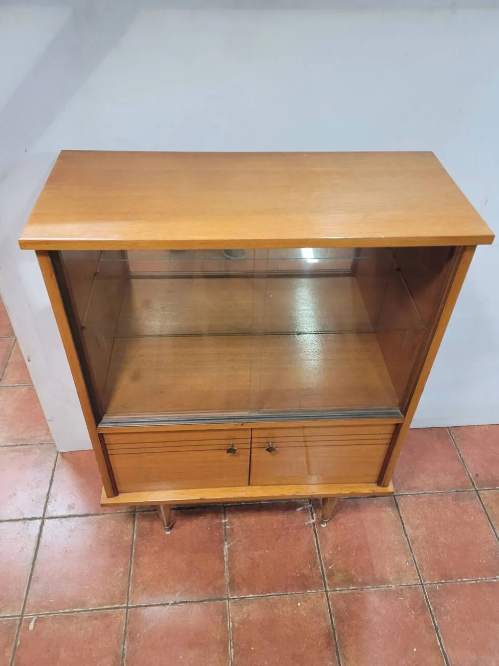 Vitrine vintage en chêne des années 60