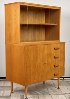 Vitrine vintage, UP závody, années 1960, Tchécoslovaquie