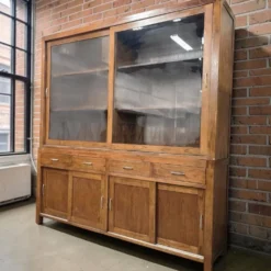 Vitrine XL vintage en bois / buffet / armoire murale