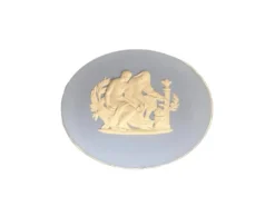 Wedgwood, bonbonnière jaspe bleu décor antique XXème