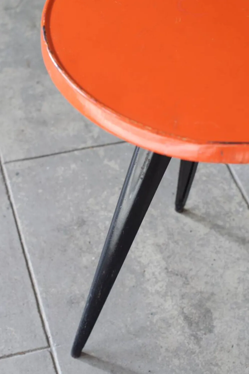 Xavier Pauchard - Deux tables rondes de bistro Tolix métal 1960