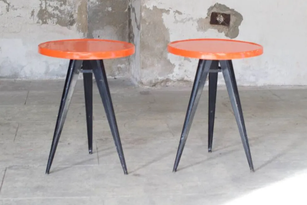 Xavier Pauchard - Deux tables rondes de bistro Tolix métal 1960