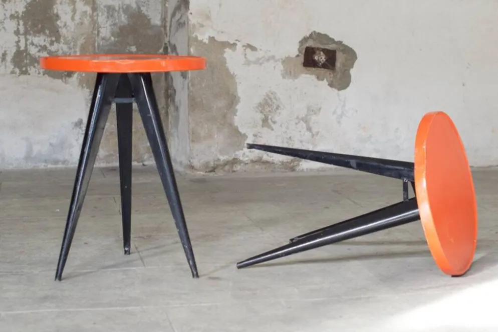 Xavier Pauchard - Deux tables rondes de bistro Tolix métal 1960