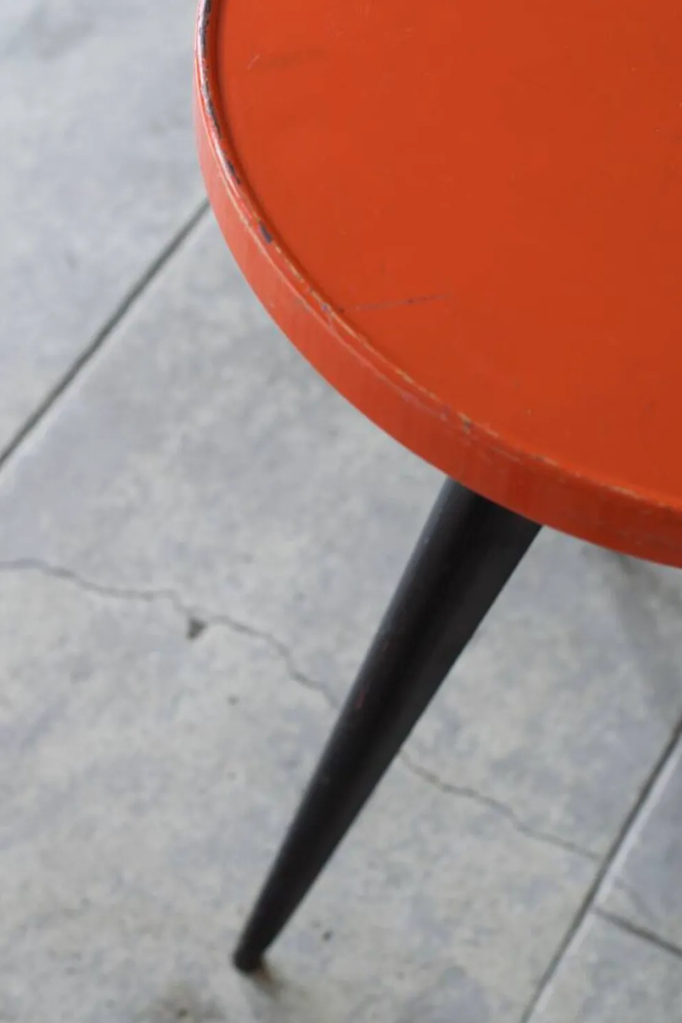 Xavier Pauchard - Deux tables rondes de bistro Tolix métal 1960
