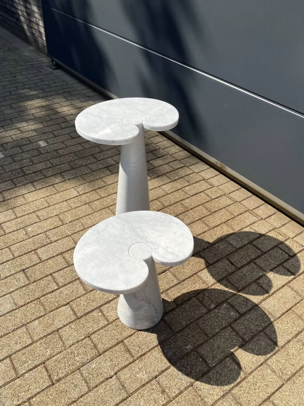 2x Eros Side table Angelo Mangiarotti Carrara marmer Nieuwstaat!