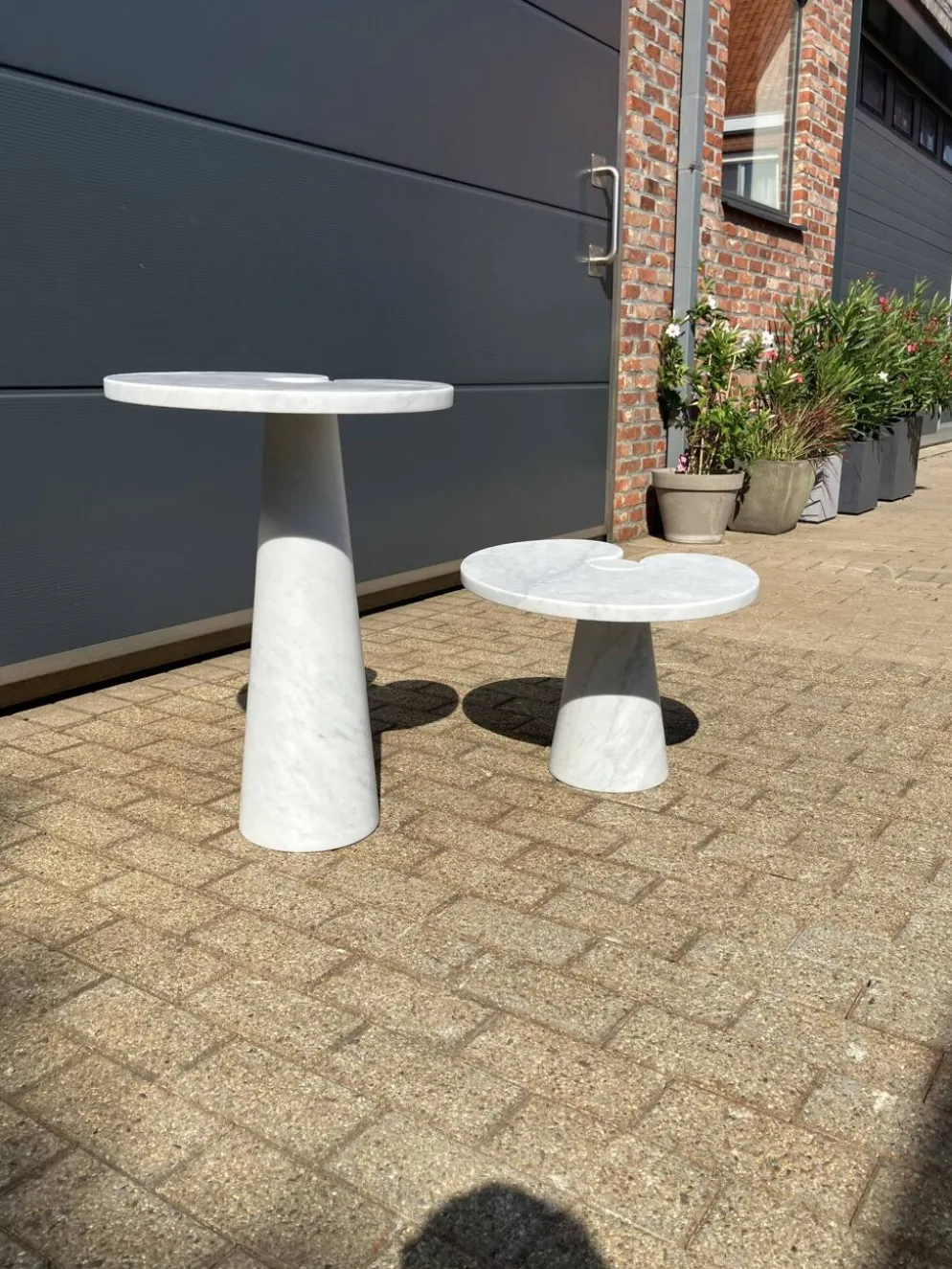 2x Eros Side table Angelo Mangiarotti Carrara marmer Nieuwstaat!